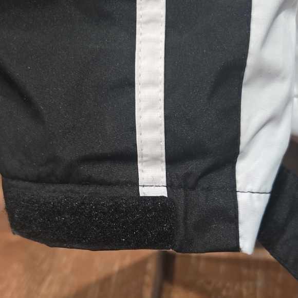 ZeroXposur Black and White Ski Jacket with Purple Accents, PL - Picture 6 of 11